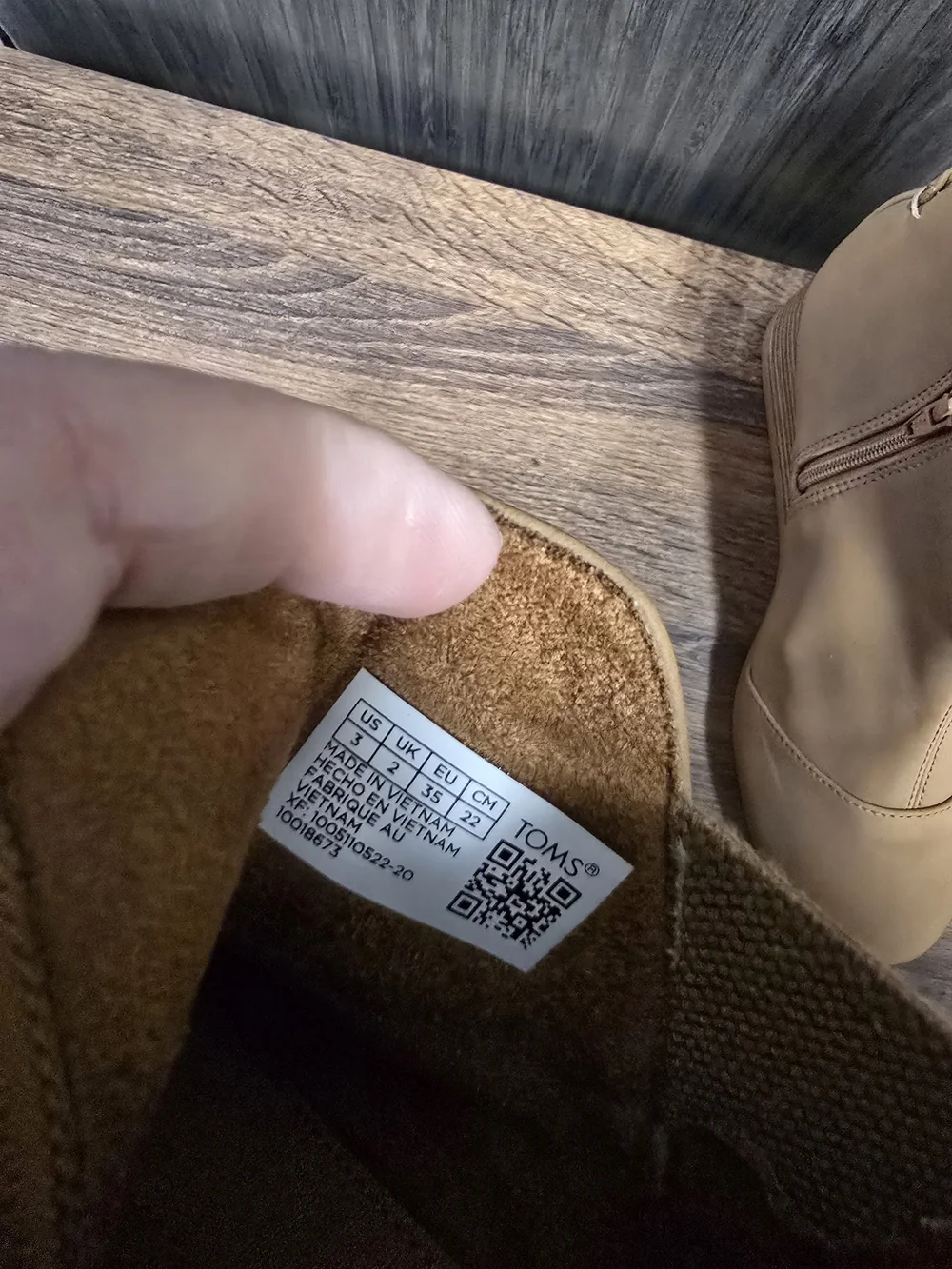 TOMS Girls Tan Chelsea Wedge Ankle Boots Youth Size 3 Side Zip Casual Booties